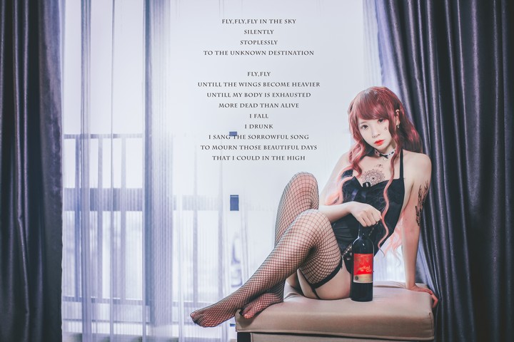东北妹纸少女coser 疯猫Ss疯了个猫 VOL.010 黑色吊带袜11955
