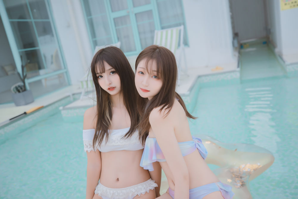 神楽坂真冬-笑颜水时计夏日比基尼4591