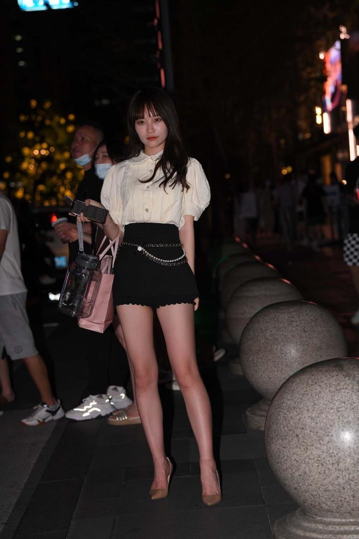 街拍摄影精选 2585期 清秀黑白搭配夜街倩影,尽显清新魅力15643