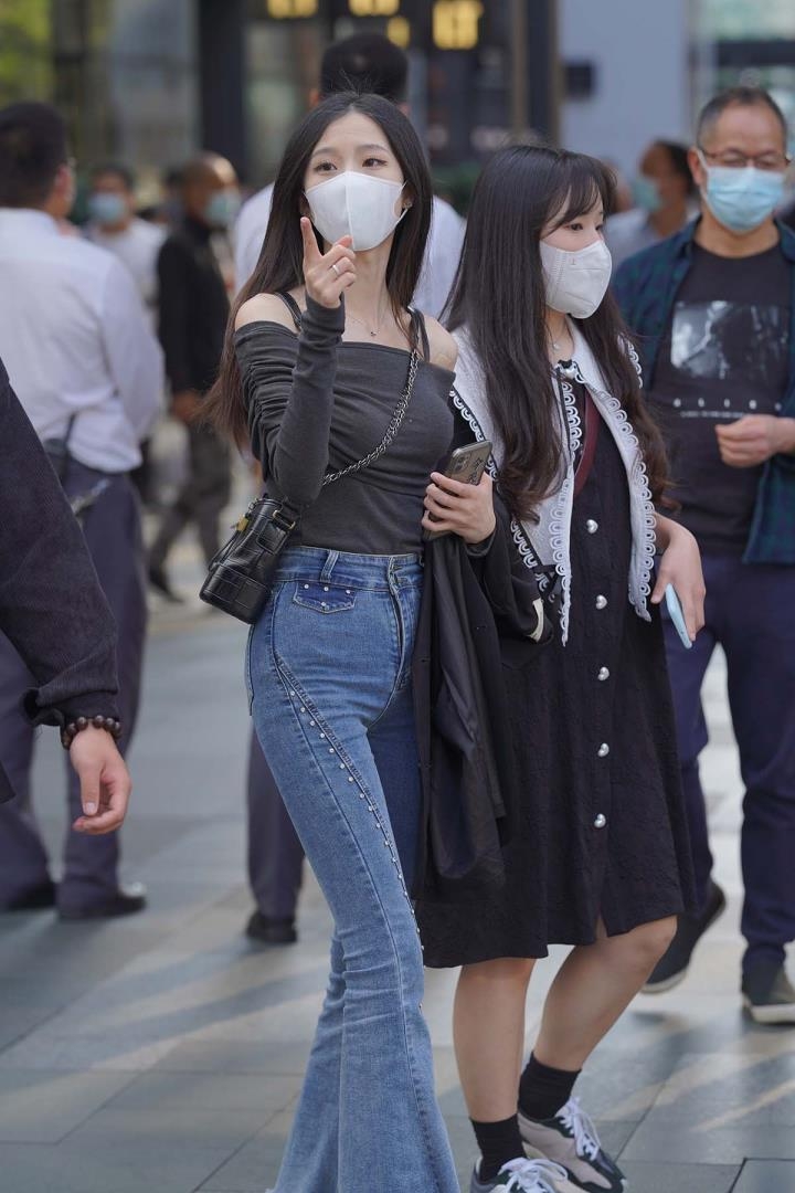 街拍摄影精选 2653期 街头漫步牛仔裤装展清秀甜美15577