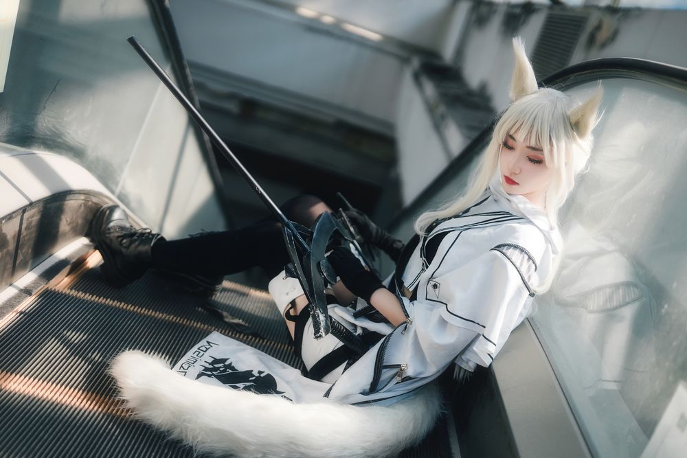 知名cosplay美女博主 Momoko葵葵 「明日方舟」星极Astesia-搬砖学院