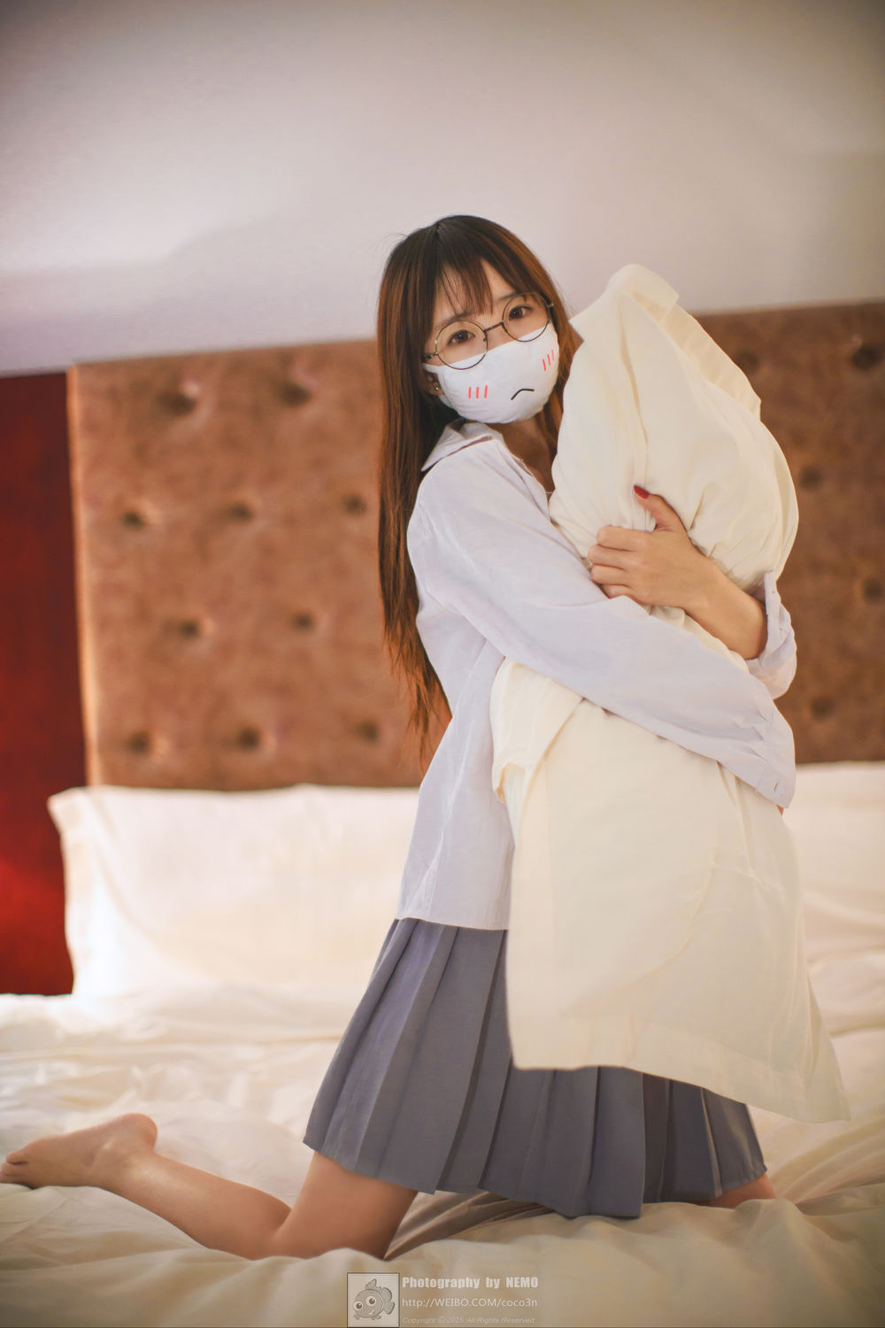 御子yumiko，口罩衬衫装下的软萌少女-搬砖学院