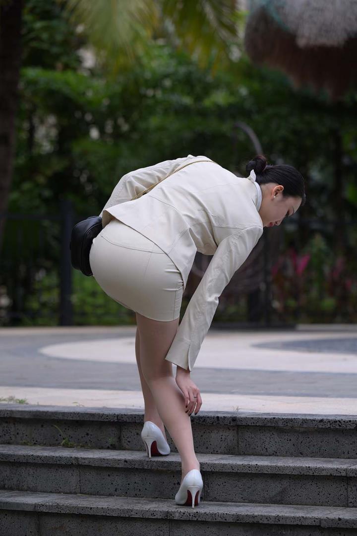 Azami的NO.35作品《丽莎》：勇气与冒险的幻想之旅-搬砖学院