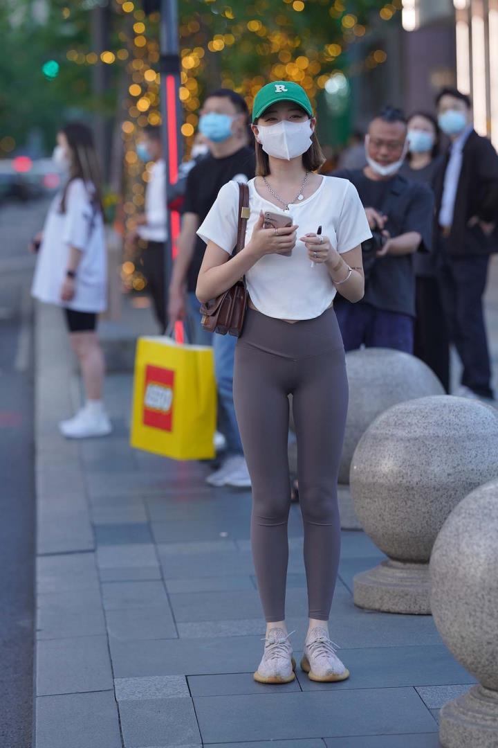 夏日阳光，甜美如画——《ARTGRAVIA》姜仁卿美丽与活力并存-搬砖学院