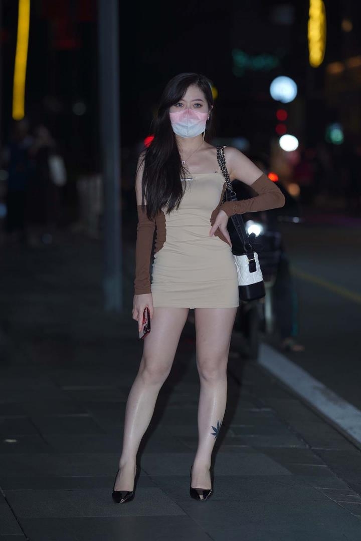 魅力满满的kaya萱《娜美》cosplay，让你仿佛置身于《ONE PIECE》世界！-搬砖学院