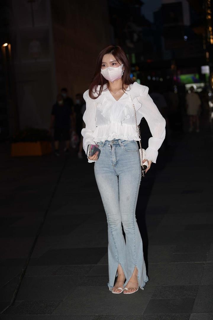街拍精选 NO.2196 黑夜微光，时尚街拍中的独行女侠16033